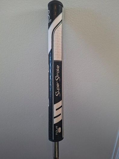 Odyssey Black V-Line White Hot Pro Putter