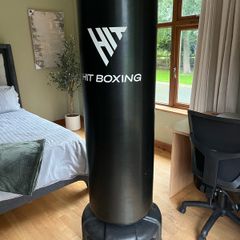 Free standing punch bag
