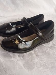 PRICE DROP, "Clarkes", Girls Clarkes black  school shoes, Size 1 in good condition