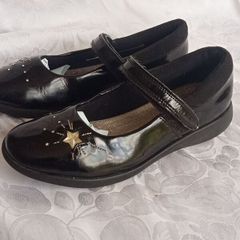 PRICE DROP, "Clarkes", Girls Clarkes black  school shoes, Size 1 in good condition