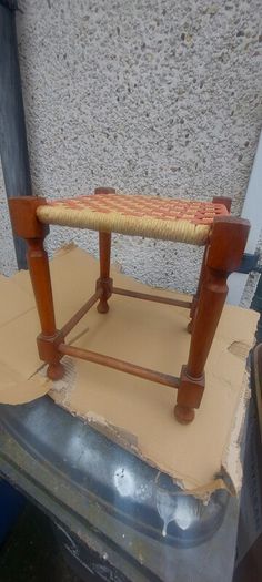 old vintage sugan stool ,,nice used condition, sold as seen, see pictures for condition ,buyer collects or pays postage,