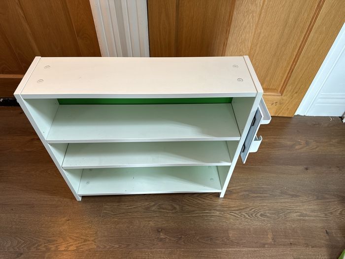 wall mounted shelf