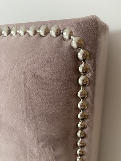 Elegant Double Bed.  Perfect condtiions. UK Made.