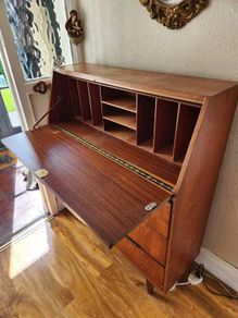 Sideboard / Bureau