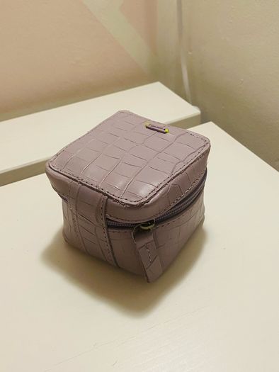 Travel jewelry organizer