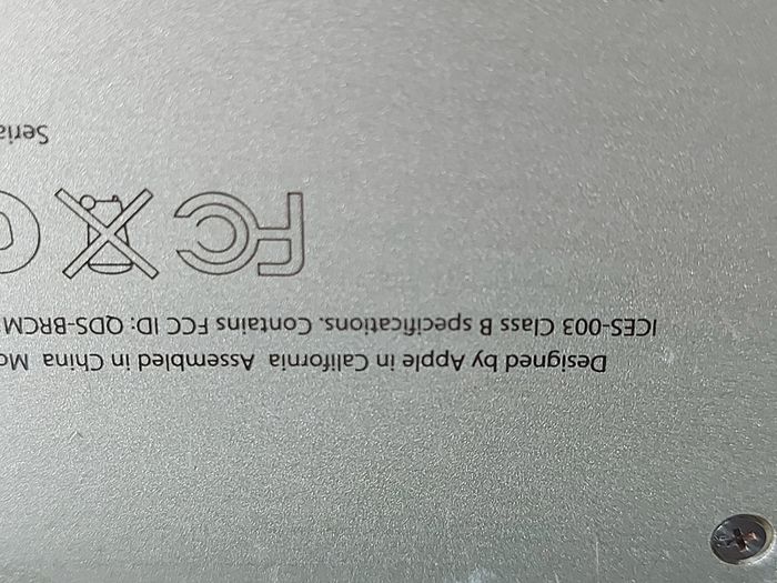 Apple MacBook Pro, 13 inch, Mid 2010, 4GB Ram, 500GB HDD, Ready for reinstalling High Sierra, excellent Battery and very good cosmetic condition