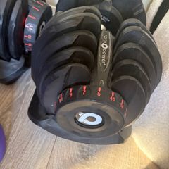 Adjustable weights and weight bench