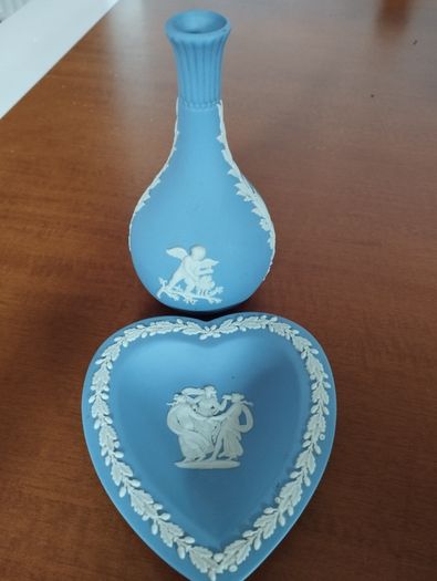 Vintage Wedgwood blue jasper stoneware two-piece set of vases and trifle saucers.
