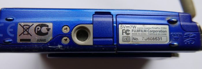 Fujifilm FinePix Z10fd 7.2 MP Digital Camera Blue - Working