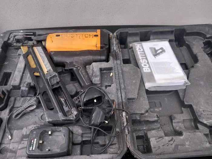 1st fix nail gun