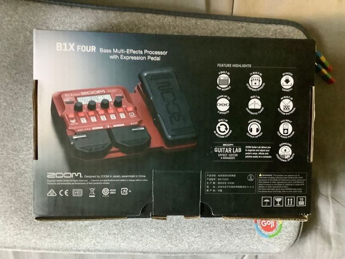 Zoom B1X FOUR bass multi-effects processor