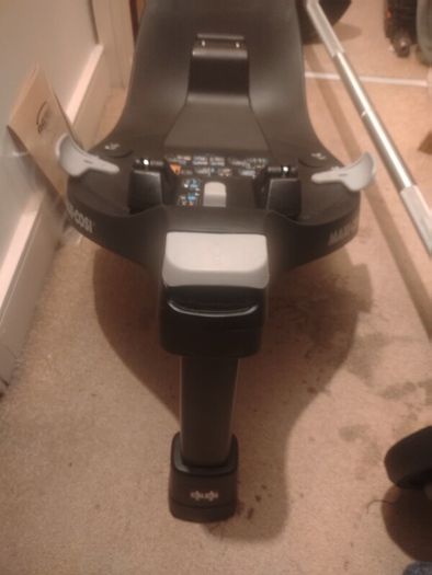 Title: Maxi-Cosi Pearl 360 Car Seat + ISOFIX Base + Infant Insert