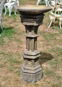Bird Bath Gothic EG308