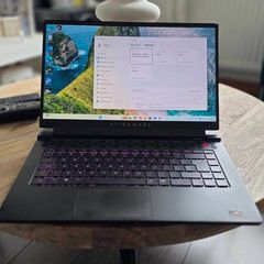 Alienware M15 R5