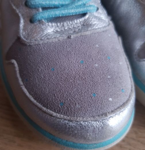 Clarks Fabulous Girls Clarks Silver Trainers Size 11.5 F
