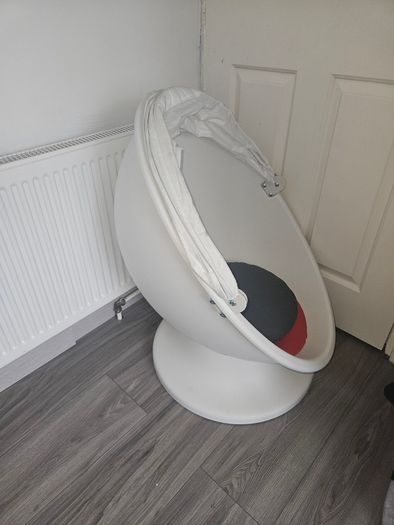 Egg chair