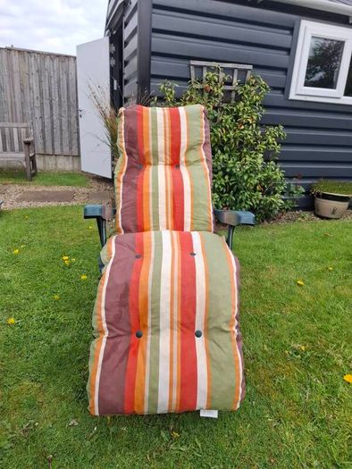 sun lounger