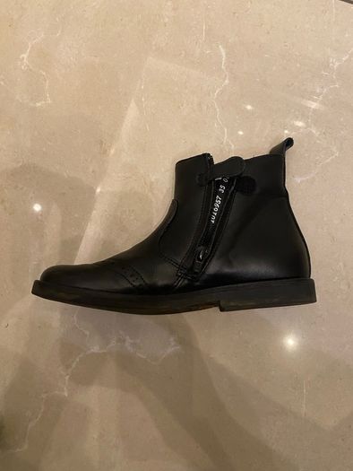 Boots size 2.5 UK 35 EU