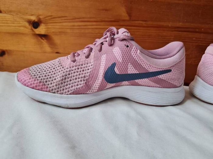 2019 nike revolution 4 pink Size 4.5 eu 37.5 in excellent condition