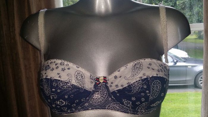 D&G paisley navy/white printed underwired bra size UK34C EUR75C Postage included