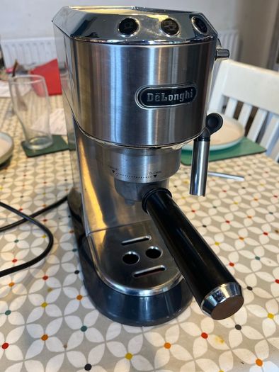 DeLonghi Dedica EC680M Espresso Machine faulty/spares or repairs