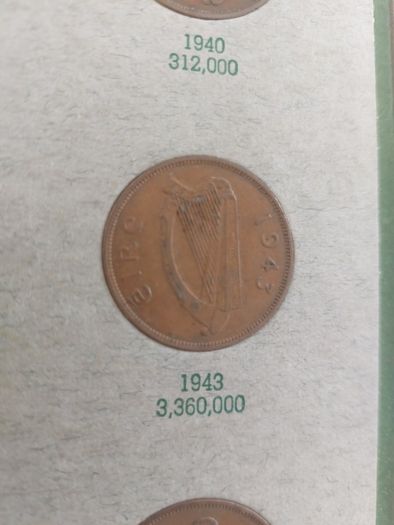 coin folder including full set of pennys including rare 1940