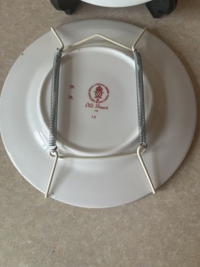 Royal Crown Darby " Old Imari" 1128 6.5" plates