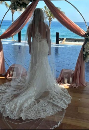 Wedding dress