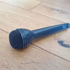 Akg D230