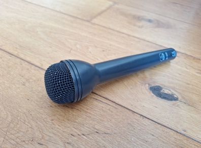 Akg D230
