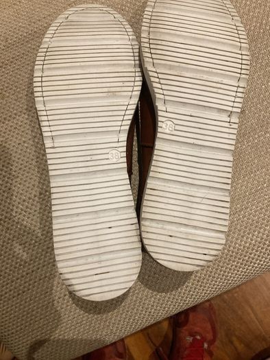 Carl Scarpa Tan Leather Loafers with gold trim and tassels- Size 38
