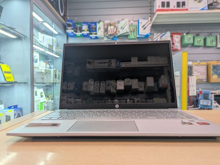 HP Pavilion 15-eh0xxx 15.6"