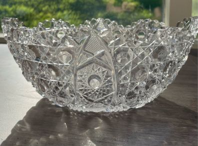Large Heavy Cut Glass Crystal Style Centrepiece / Fruit Bowl, 25cm
