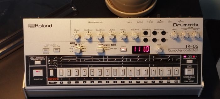 Roland Boutique TR-06 drum machine