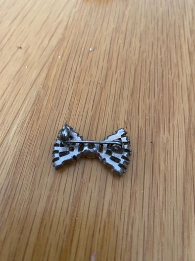 Old Diamante Broaches (3)