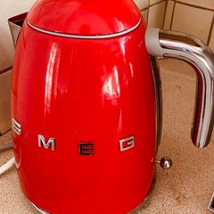 Smeg kettle red