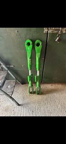 Adjustable levelling arms (New)