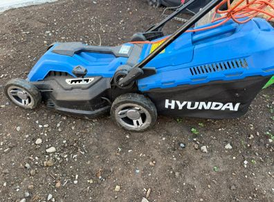 electric lawnmower