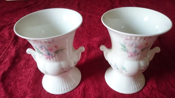 Pair Of Aynsley Little Sweetheart Pattern Two Handled Bone China Gold Gilt Vases Made In England