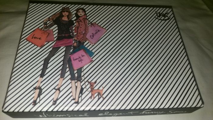 Brand New Izak Ladies Purse in Presentation Box