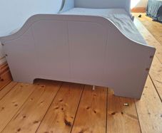 Toddler bed