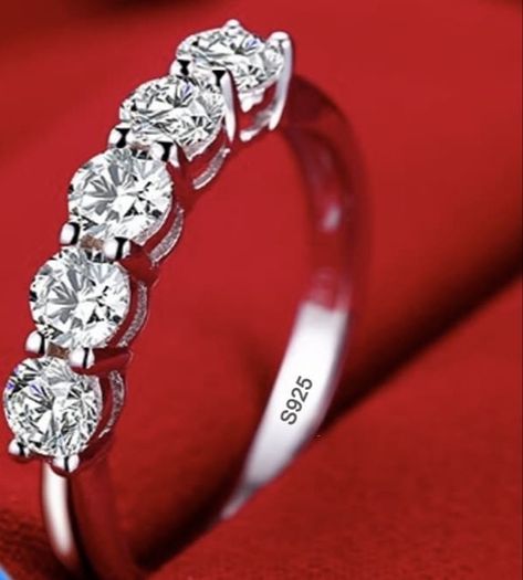 Women's silver ring