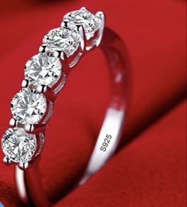 Women's silver ring