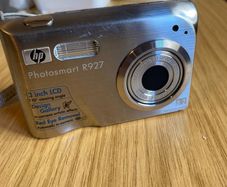 HP Photosmart R927 Battery + 128GB SD card