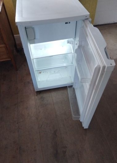 belling under counter fridge