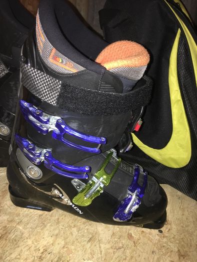 SALOMON sensifit ski boots (MENS 9)