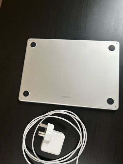 Apple MacBook M2 - Like new
