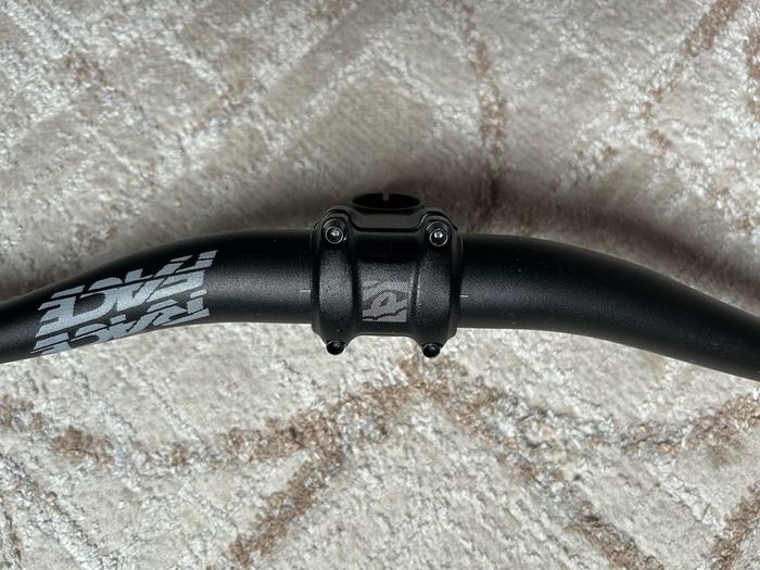 Race Face Chester 35 Riser 780mm Handlebar with 40mm stem