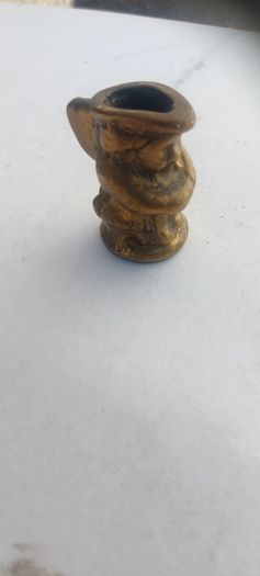 vintage minauture brass Toby jug ornament,,collectors item,,sold as is ,see pictures for condition,,price includes post to anywhere in Ireland thank you.