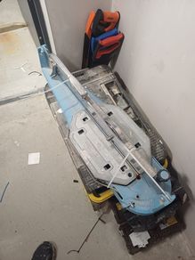 Tile cutter